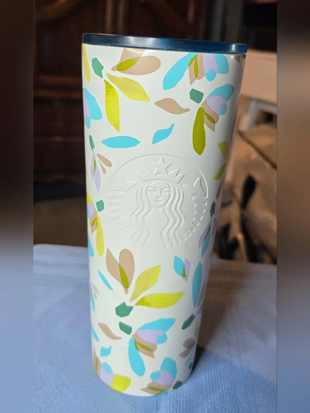 Starbucks 2023 White Floral Leaf 24 oz Cold Cup Tumbler Blue Lid Spring Pastel